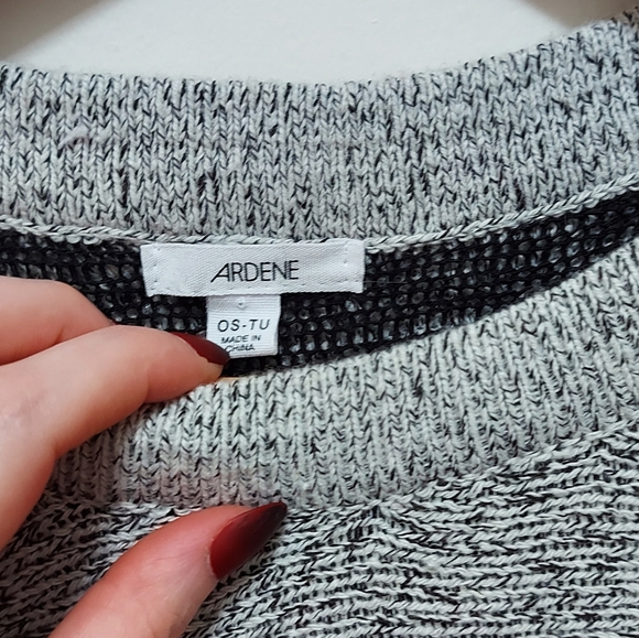 Cute poncho - Picture 3 of 3